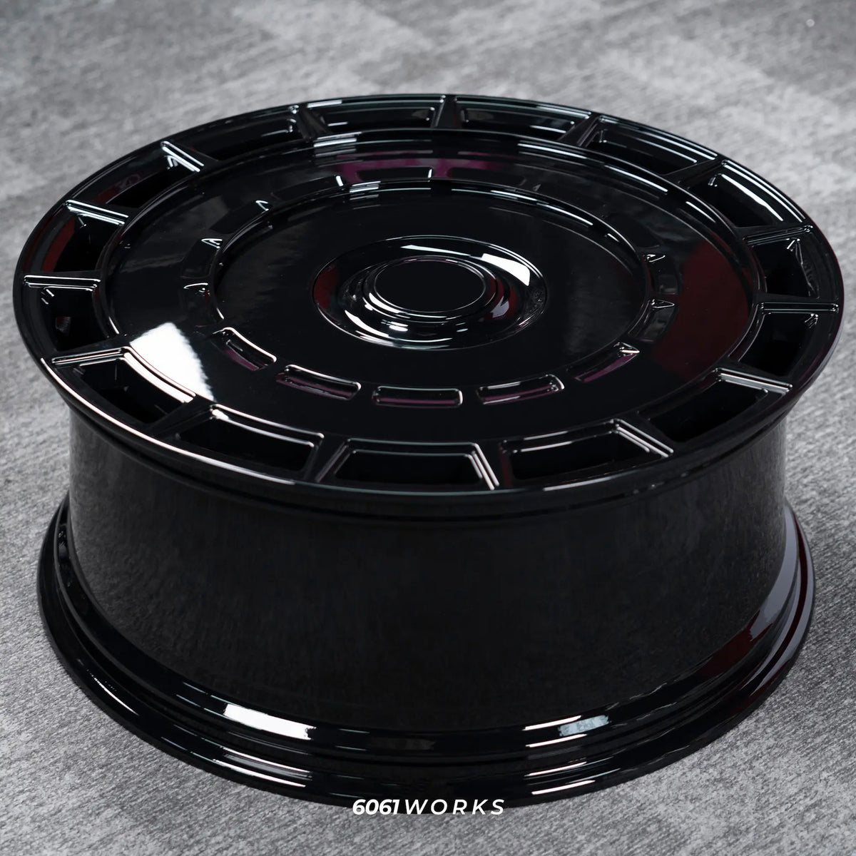Custom forged 22 Inch wheels for Rolls Royce Ghost II | Vossen HF9 style spokes close up in Gloss Black