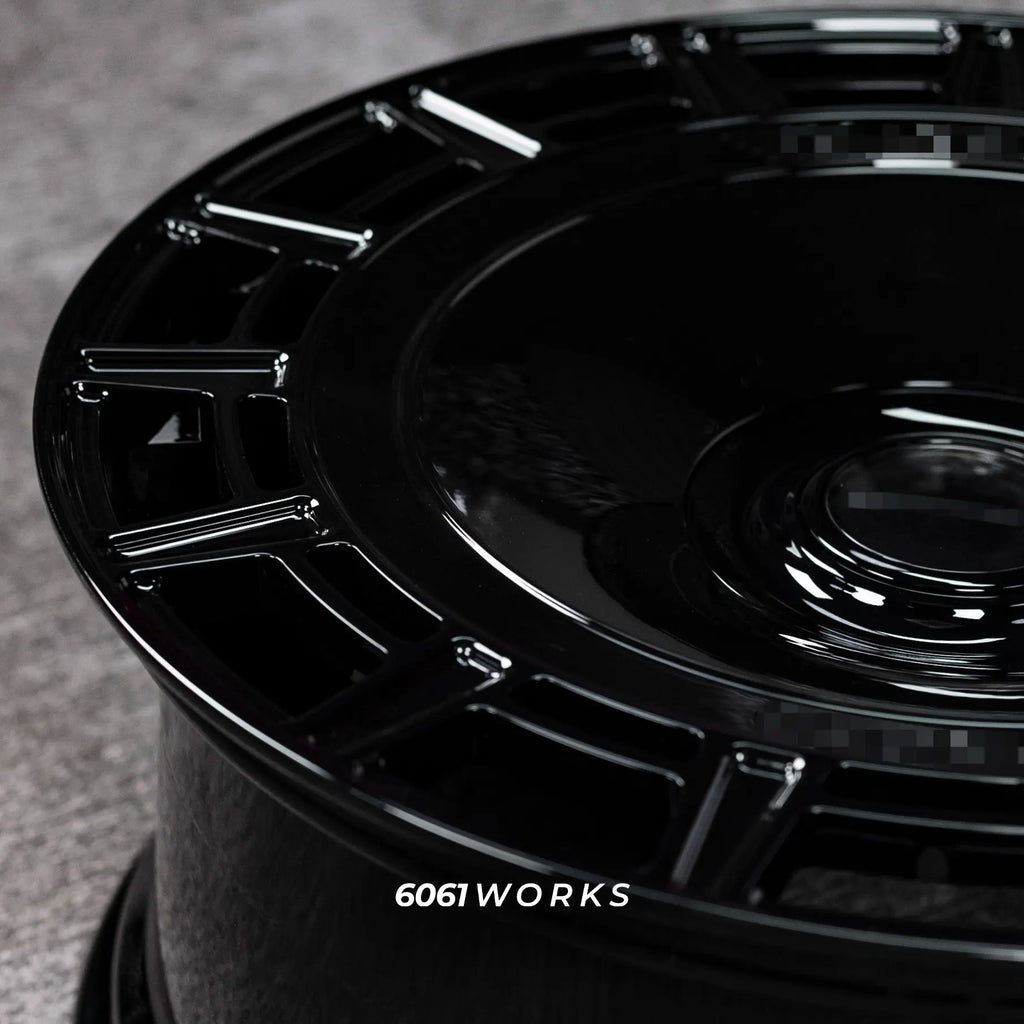 Rolls Royce Phantom 24 inch custom forged wheels | Mansory FD.15 style Gloss Black, macro close-up view on aerodynamic disc edge and rim